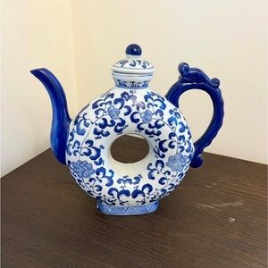Andrea by Sadek Doughnut Teapot